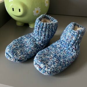 Cozy Knit Blue Marled Slipper Socks